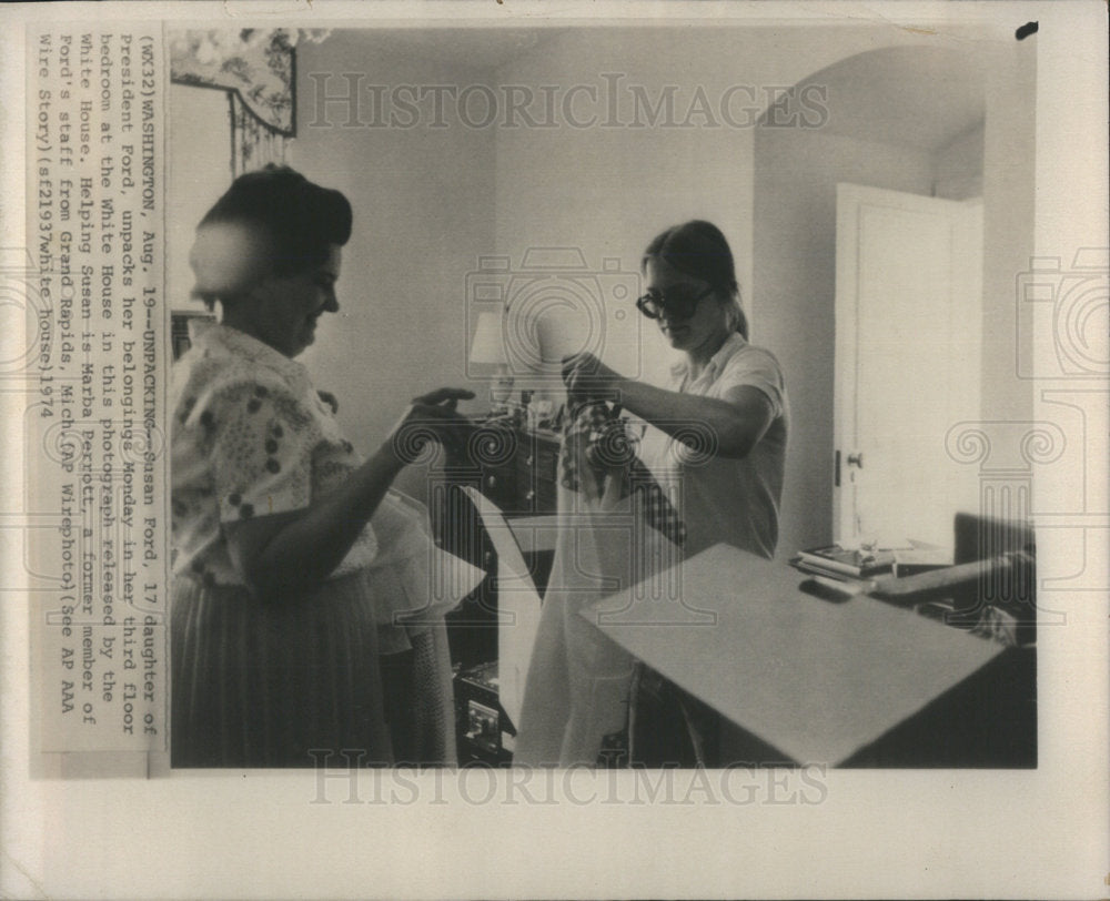 1974 Susan Ford  daughter President Ford bedroom White House Marba - Historic Images