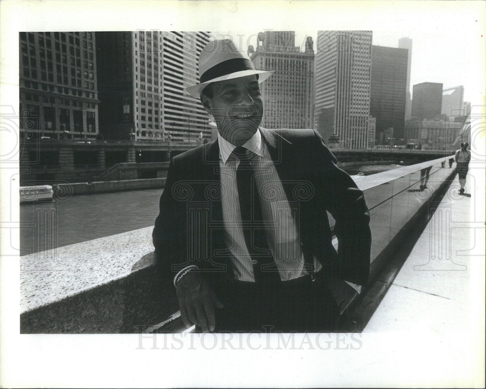 1983 Press Photo fashion designer Allyn St. George interviewed in Chicago - Historic Images