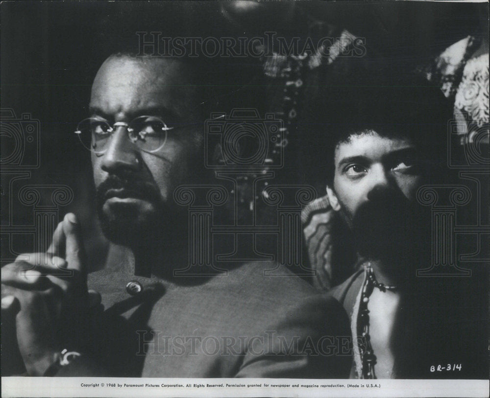 1969 actor Raymond St. Jacques in Jules Dassin's "Up Tight" - Historic Images