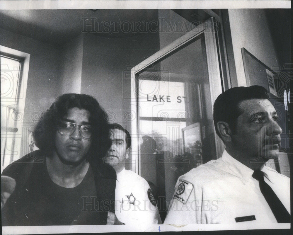 1973 Press Photo ANTONIO BARRENTES SUSPECT MURDER VILLAGE HALL  OAK PARK - Historic Images