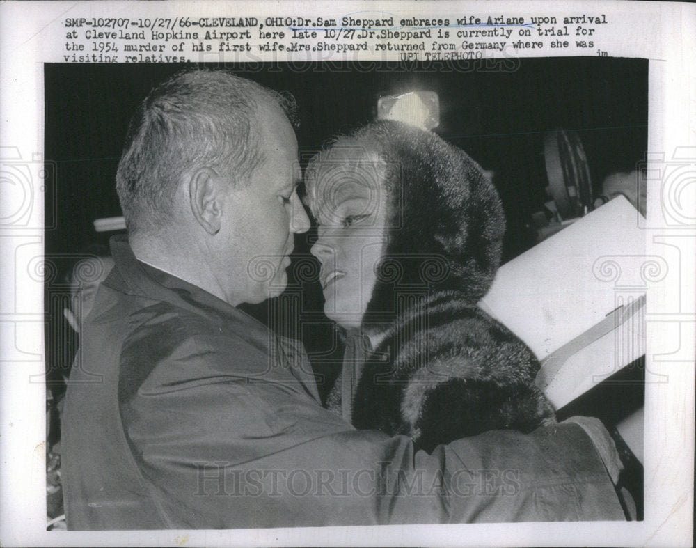 1966 Press Photo Cleveland Ohio Sam Sheppard Ariane Hopkine Airport - Historic Images