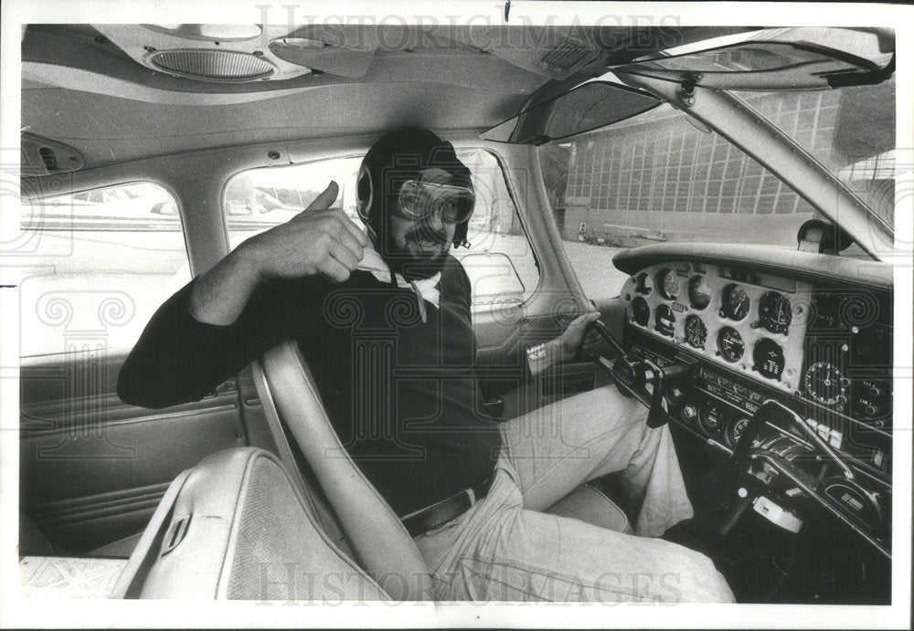 1979 Press Photo Eliot Wald Sola Airman Damn Wrestling - Historic Images