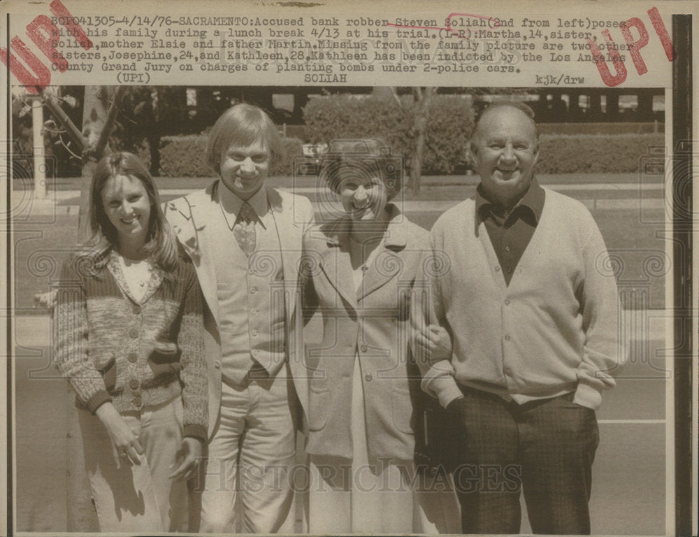 1976 Accused Bank Robber Steven Soliah Poses For A Photo With Family - Historic Images