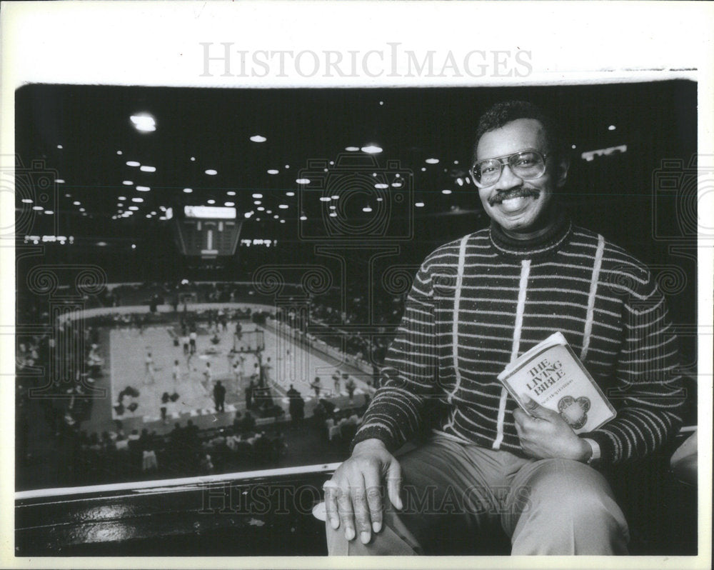 1985 Press Photo Henry Soles Bulls Player Professional Plaudits - Historic Images