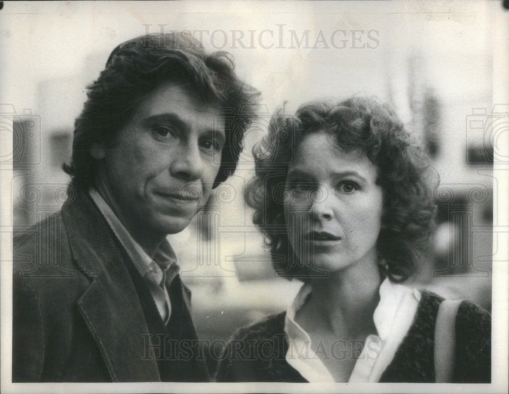 1981 Press Photo American Television Actors Robert Walden And Linda Kelsey - Historic Images