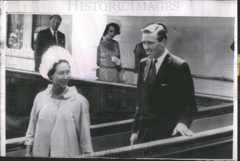 1960 Princess Margaret &amp; Antony Leave Yacht After Honeymoon - Historic Images