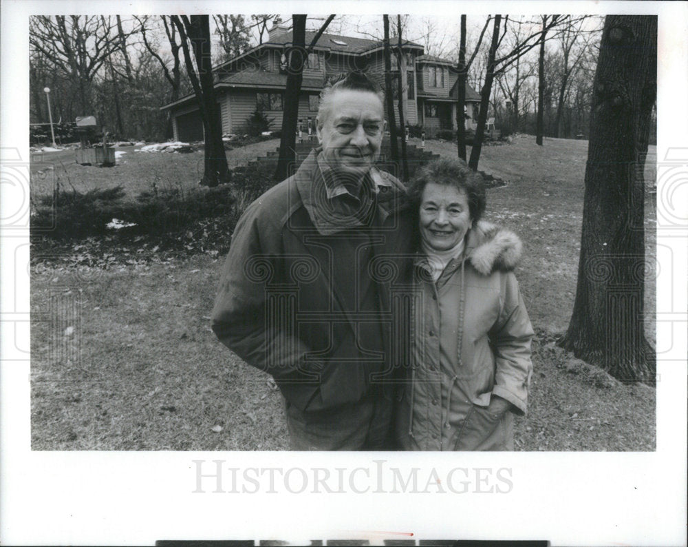 1991 Press Photo Niels Betty Sorenson home jeopardized construction Fox Valley - Historic Images