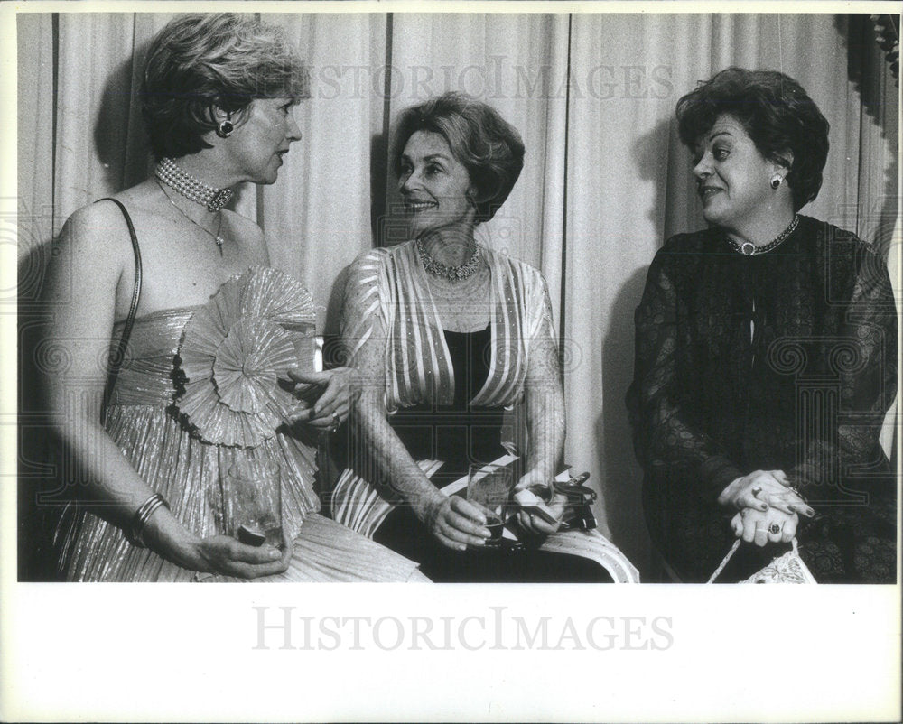 Press Photo Mrs. George Solti Conductor Chicago Drake Hotel - Historic Images