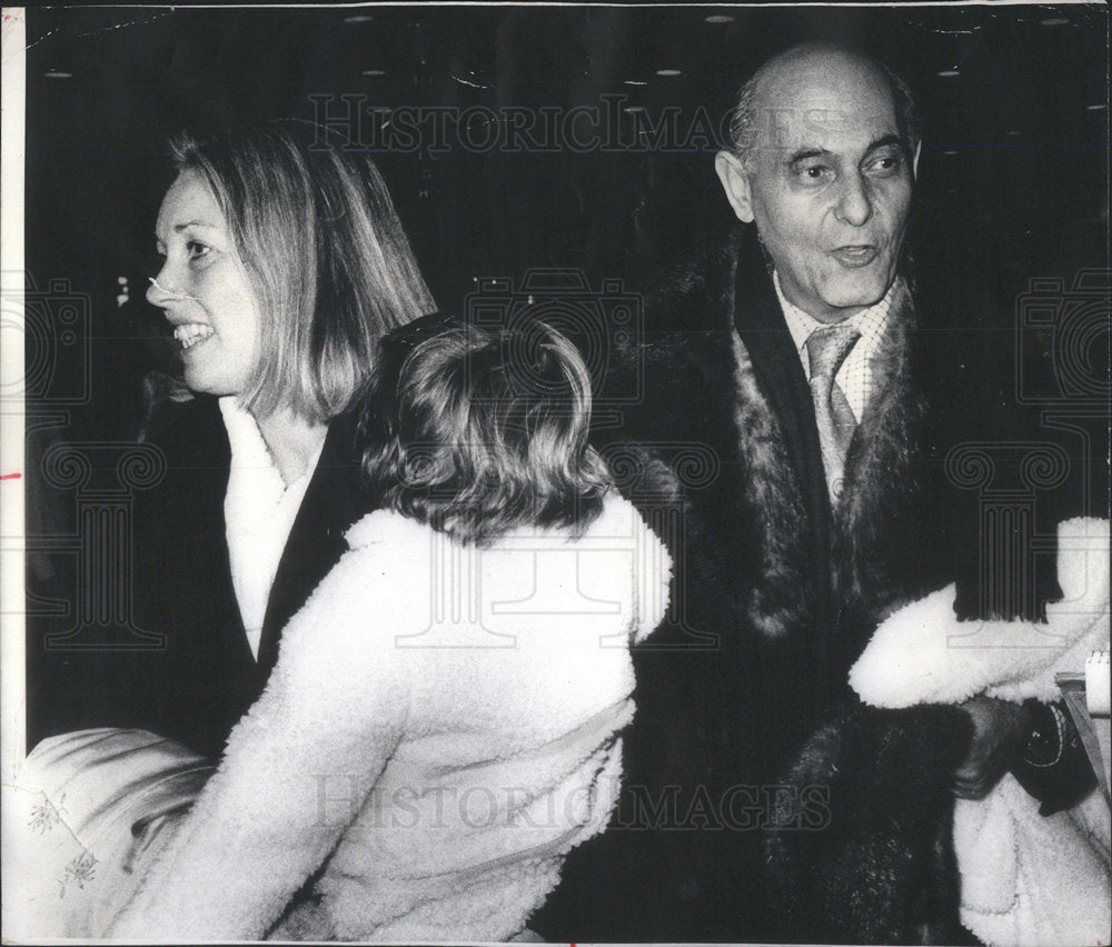 1974 Press Photo Chgo Symph&#39;s Sir Georg Solti W/ Wife &amp; Daughter N London - Historic Images