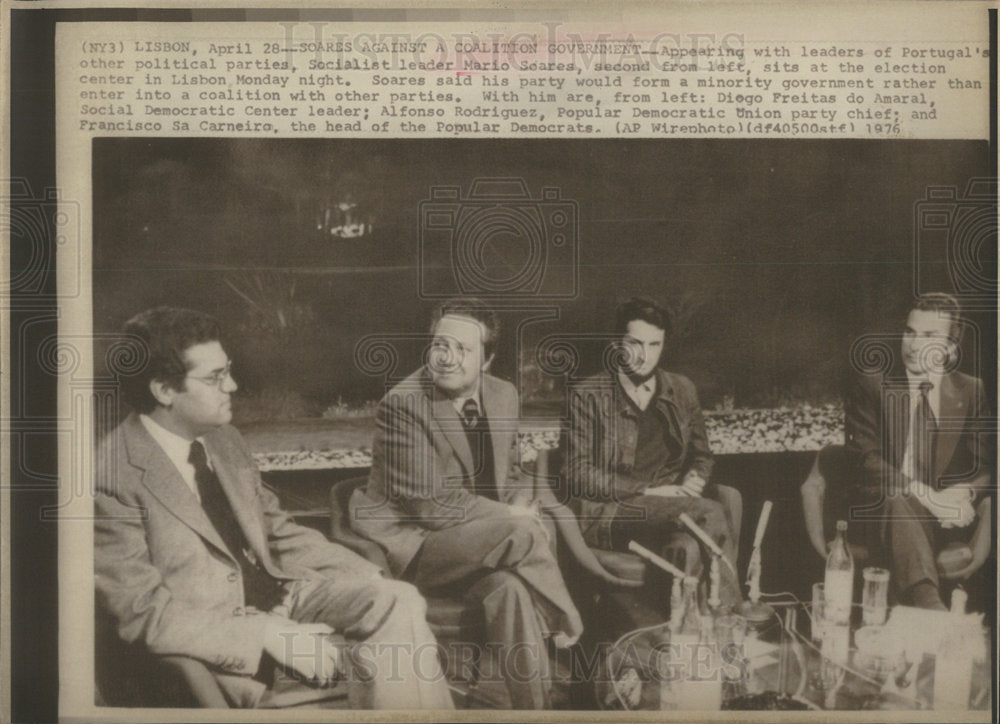 1976 Press Photo Socialist Leader Mario Soares & Other Party Leaders N Lisbon - Historic Images