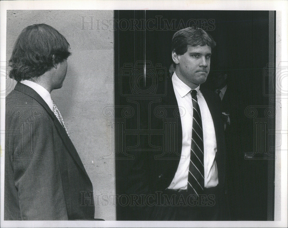 1989 Press Photo William Stoecker appears law offices Hopkins & Sutter - Historic Images