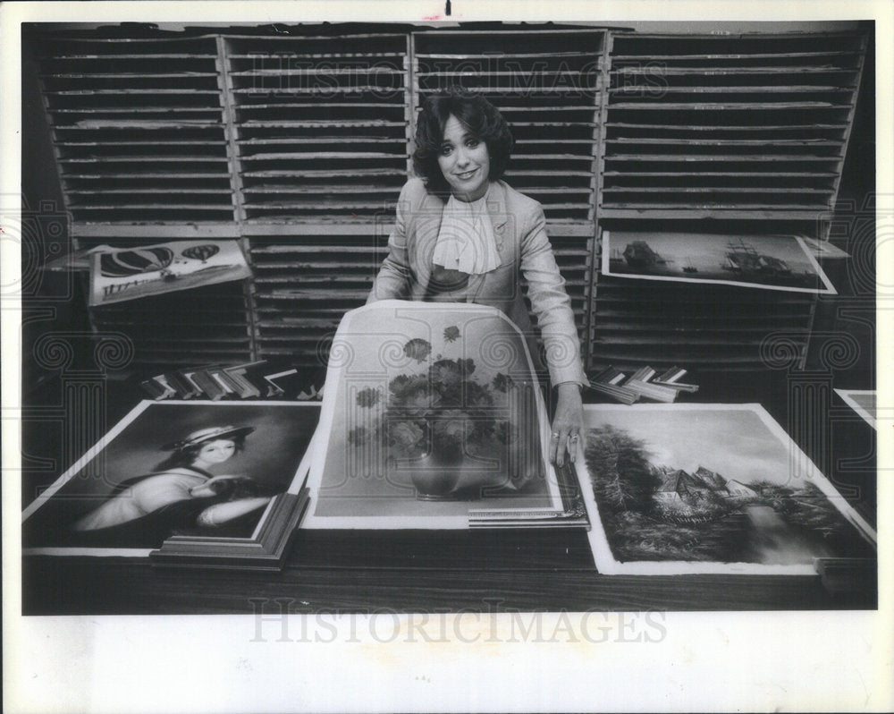 1984 Press Photo Jan Barbrow Personal Preference Inc. Lisle Paintings - Historic Images