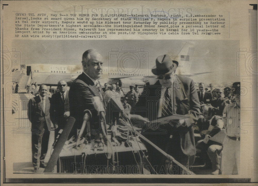 1971 Press Photo Walworth Barbour Israel William Rogers Honor Nixon American - Historic Images