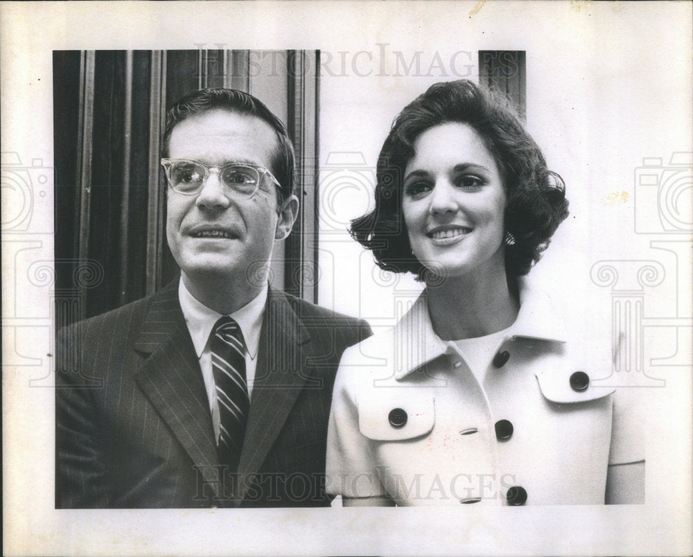 1970 Former Kennedy Aide Theodore Sorensen With His Wife Gillian - Historic Images