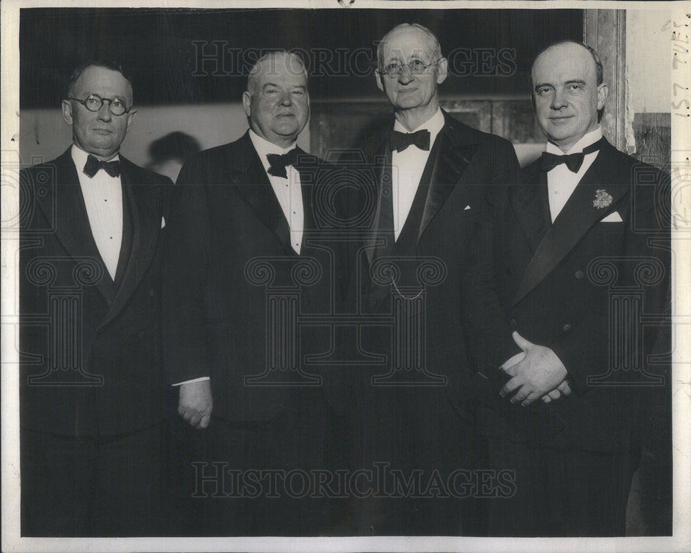 1939 Press Photo Northwestern Candle Lighting Services Snyder Hoover Scott Frank - Historic Images