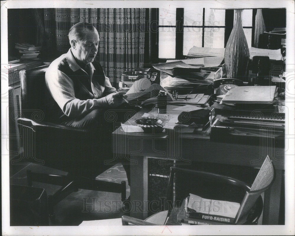 1968 Press Photo Library Clement stone - Historic Images