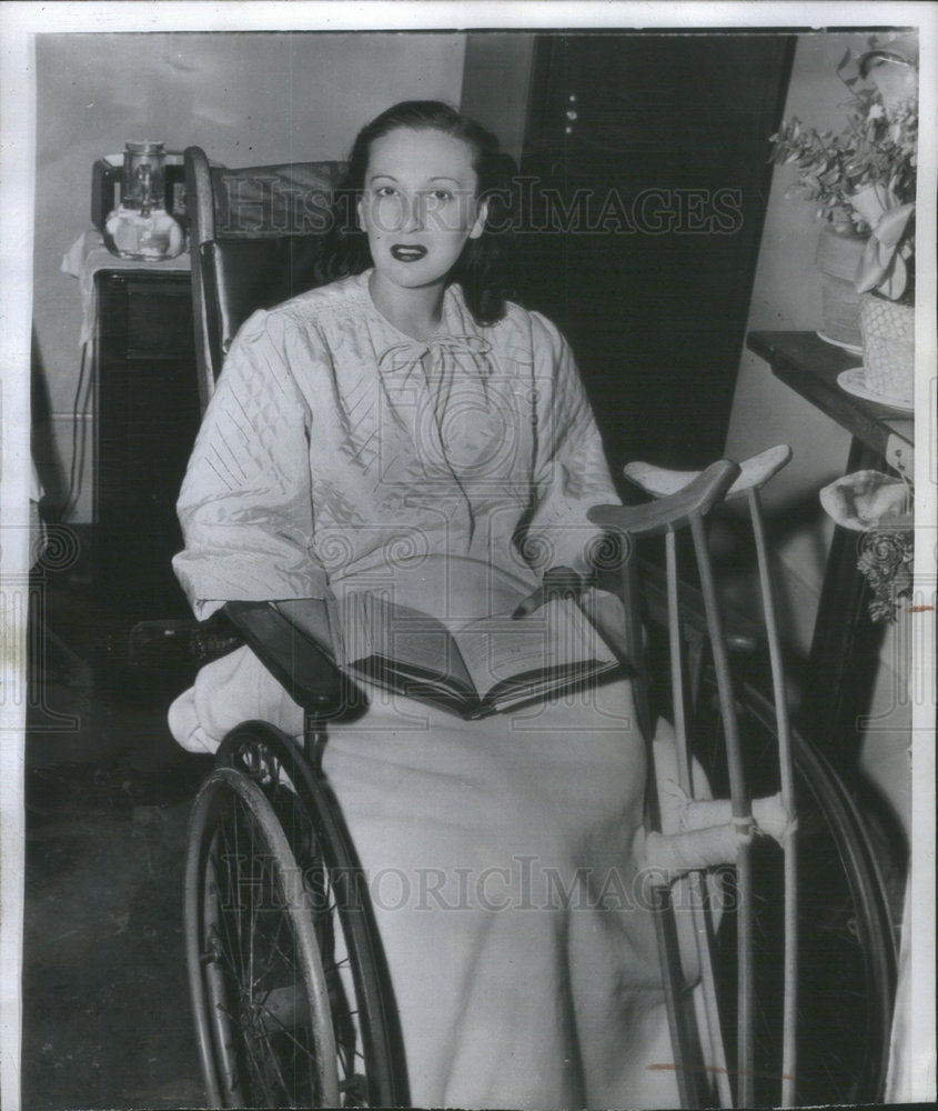 1947 Press Photo Mrs Olga Rocco Victim Shooting - Historic Images