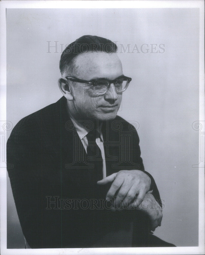 1965 Earl Robinson Composer and Performer in Folk Historical Vein - Historic Images