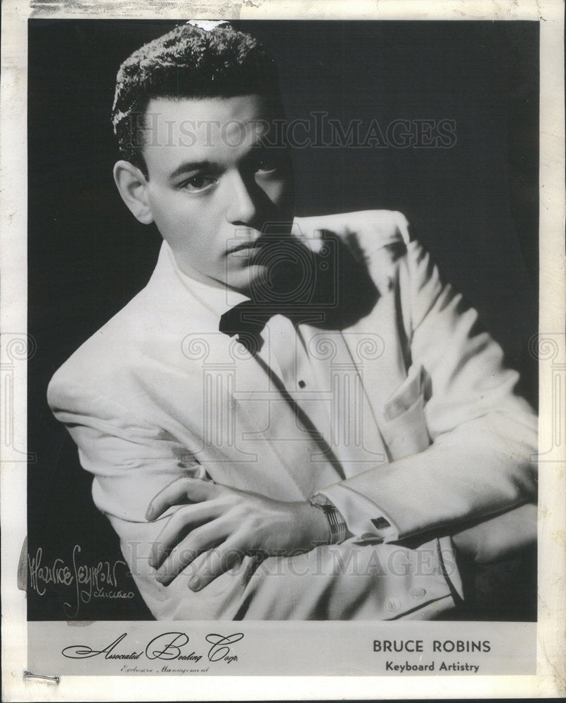 1964 Press Photo Copy Pianist Bruce Robins Posing At Piano Bar - Historic Images