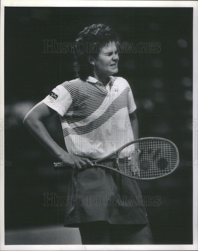 1990 Press Photo Pam Shriver Winces After Missing a Shot During her Loss - Historic Images