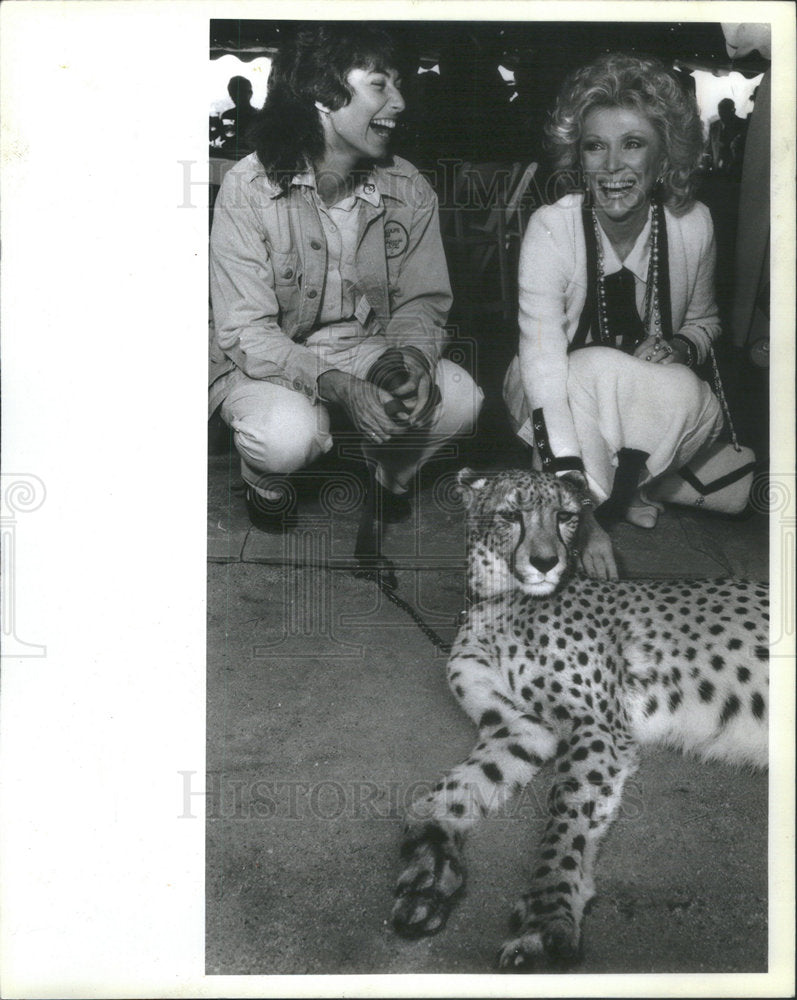 1984 Press Photo Laurie Marker Wildlife Game Reserve Joan Wegner Cheetah Khayam - Historic Images