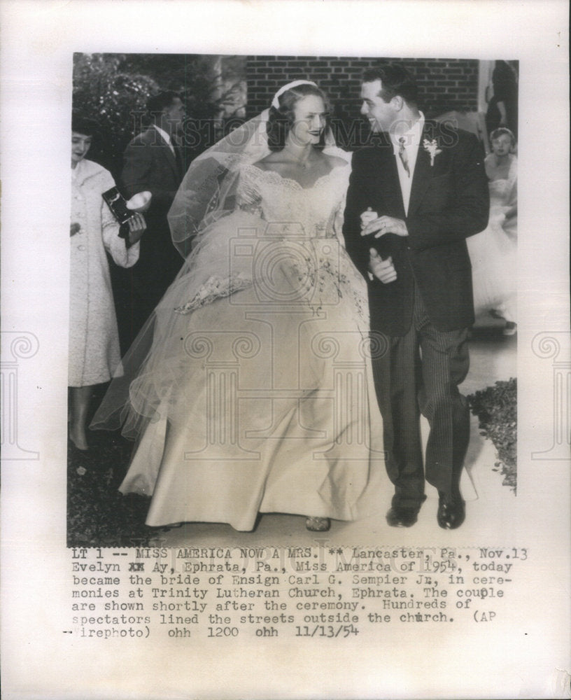 1954 Evelyn Ay Miss America 1954 Marries Ensign Carl G. Sempier - Historic Images