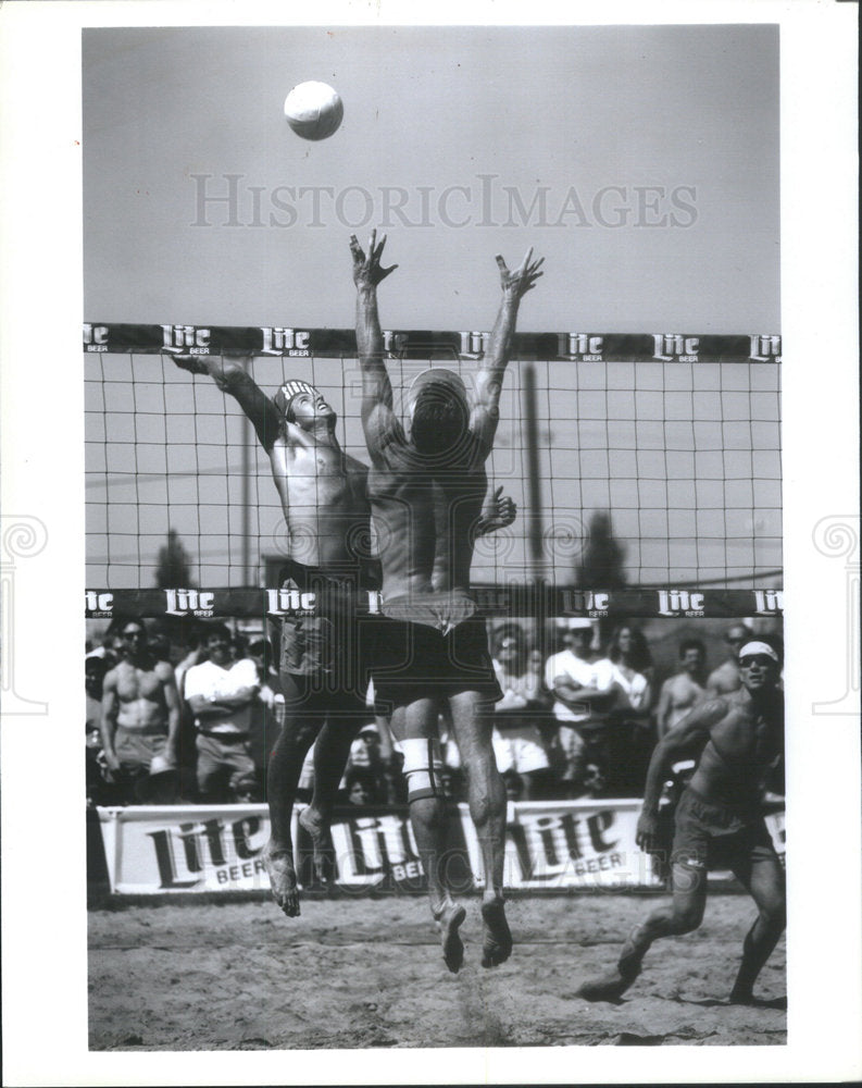 1995 Press Photo Sinjin Smith Victory Chicago Open North Avenue Beach - Historic Images