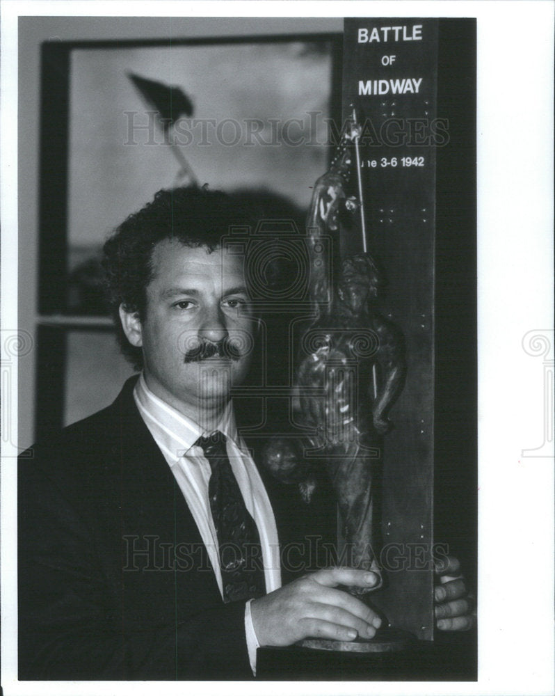1992 Press Photo John Freidah Union League Club  Chicago Replica Bronze - Historic Images