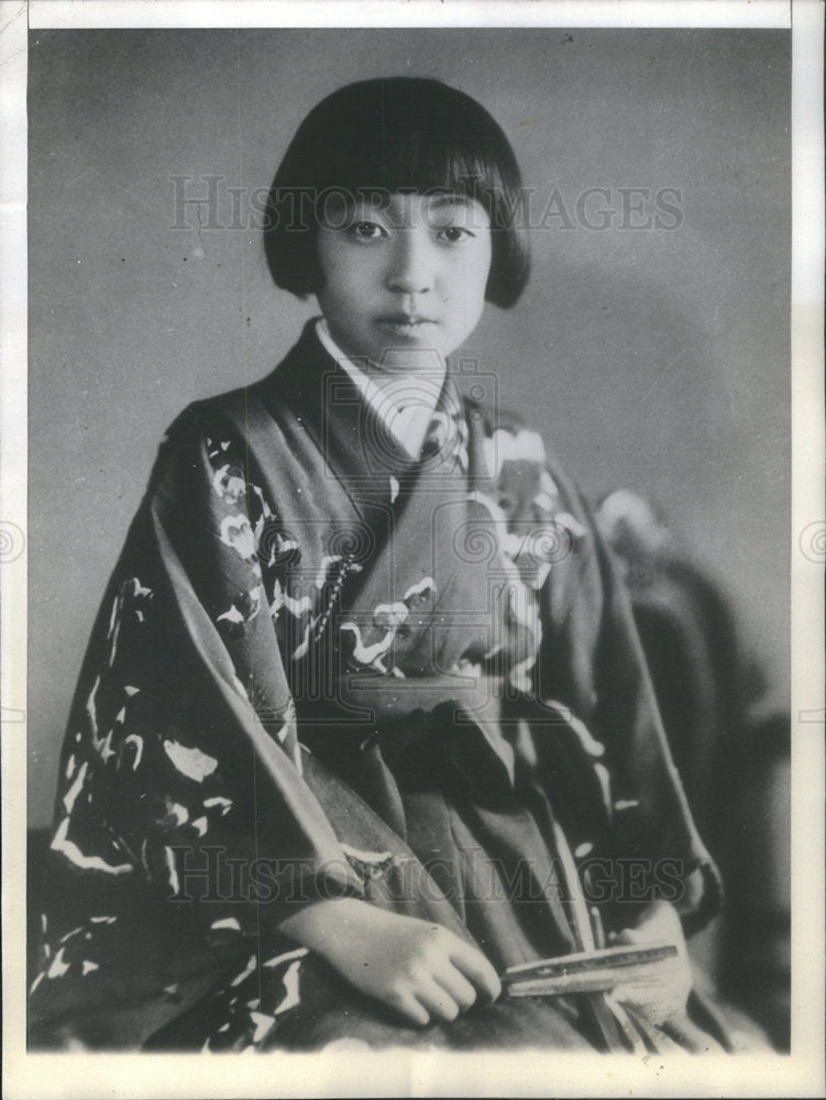 1937 Press Photo Old Princessess Teru Daughter Emperor Empress Japan Sweep - Historic Images