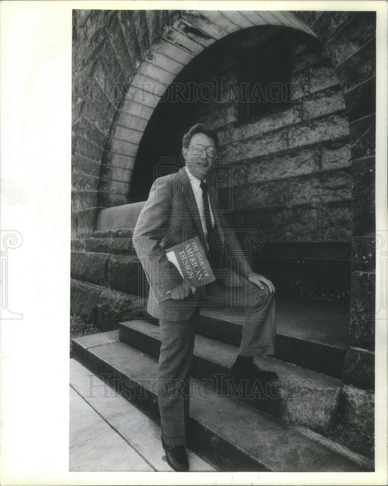 1984 Press Photo Morton Weisman Chicago Architecture Archway Glessner House - Historic Images