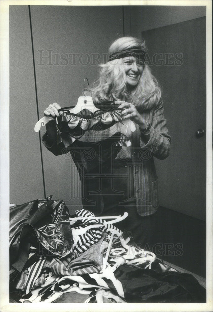 1981 Press Photo Darran Weiss New York Fashion Designer - Historic Images