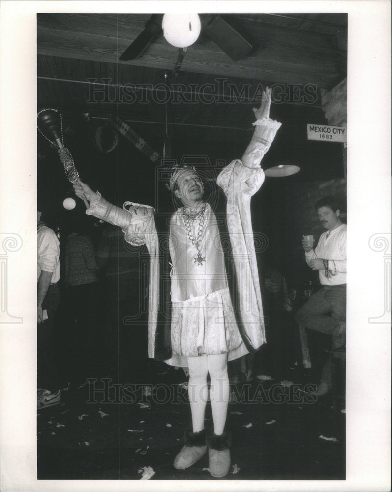 1990 Press Photo As Rex Lord of Misrule Larry Weintraub Reigns over Mardi Gras - Historic Images