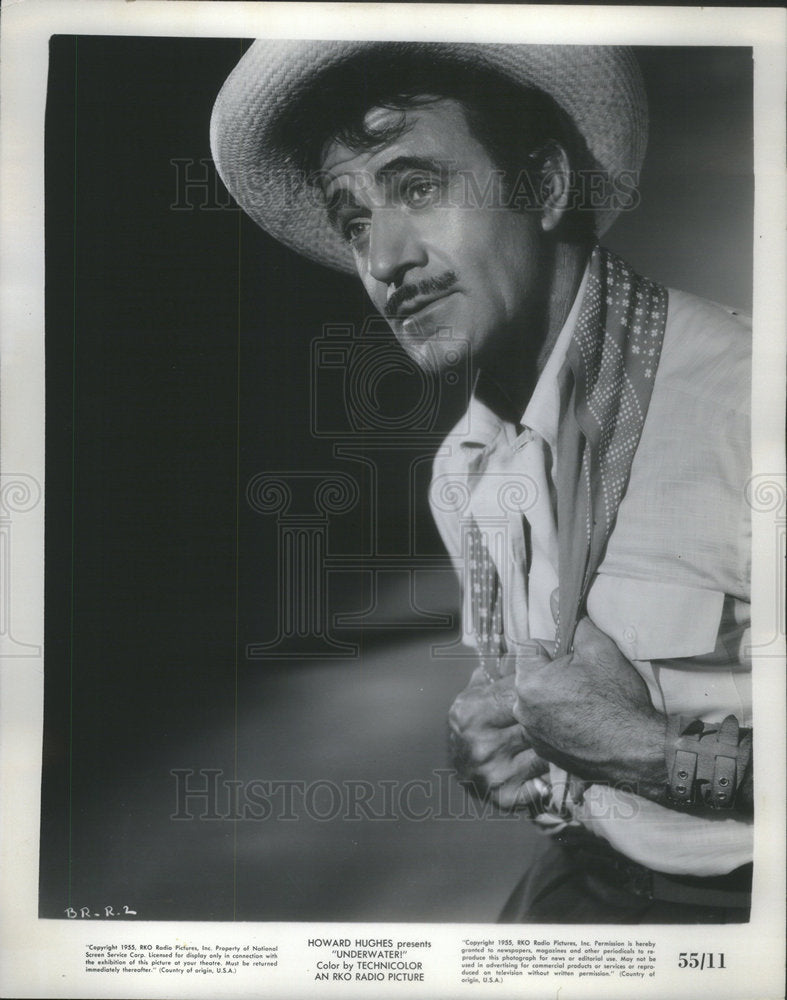 1955 Press Photo Gilbert Roland Underwater Howard Hughes Directs RKO Radio - Historic Images