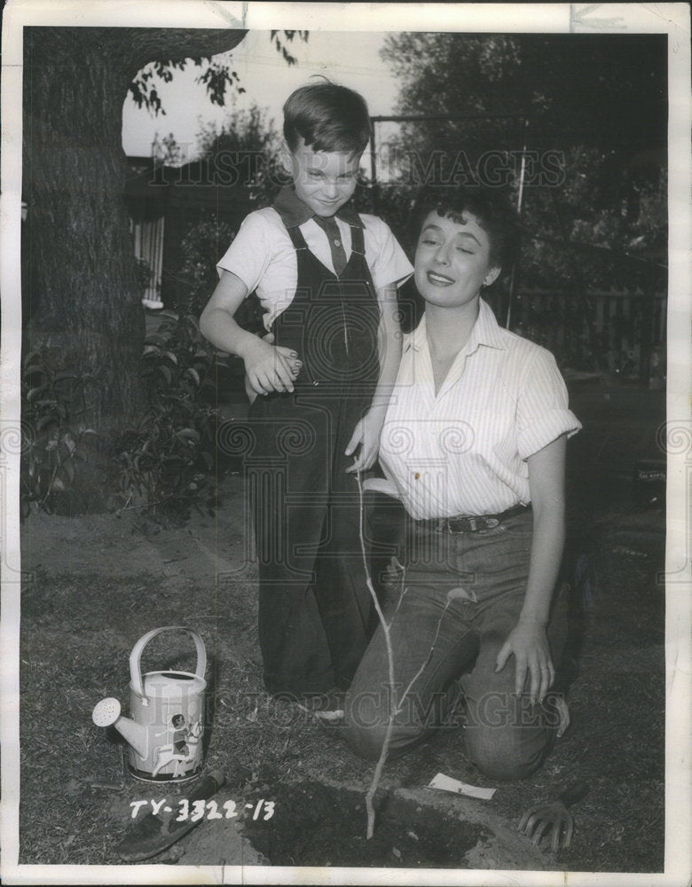 1956 Ruth Roman American Actress and Jimmy Baird - Historic Images