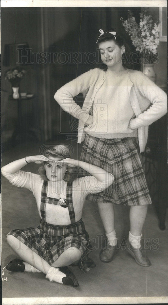 1942 Lenore Thomas & Peggy Roman in "Junior Miss" - Historic Images
