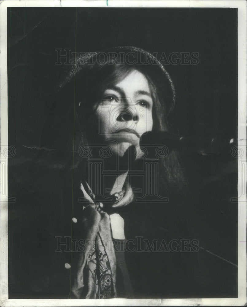 1977 Press Photo Claudia Schmidt Folk Jazz Blues Guitarist Singer - Historic Images