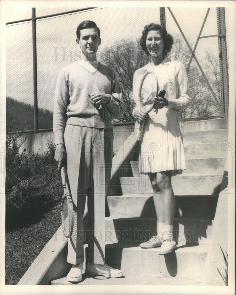 1949 Press Photo Arthur Schultz Elizabeth Mahan - Historic Images