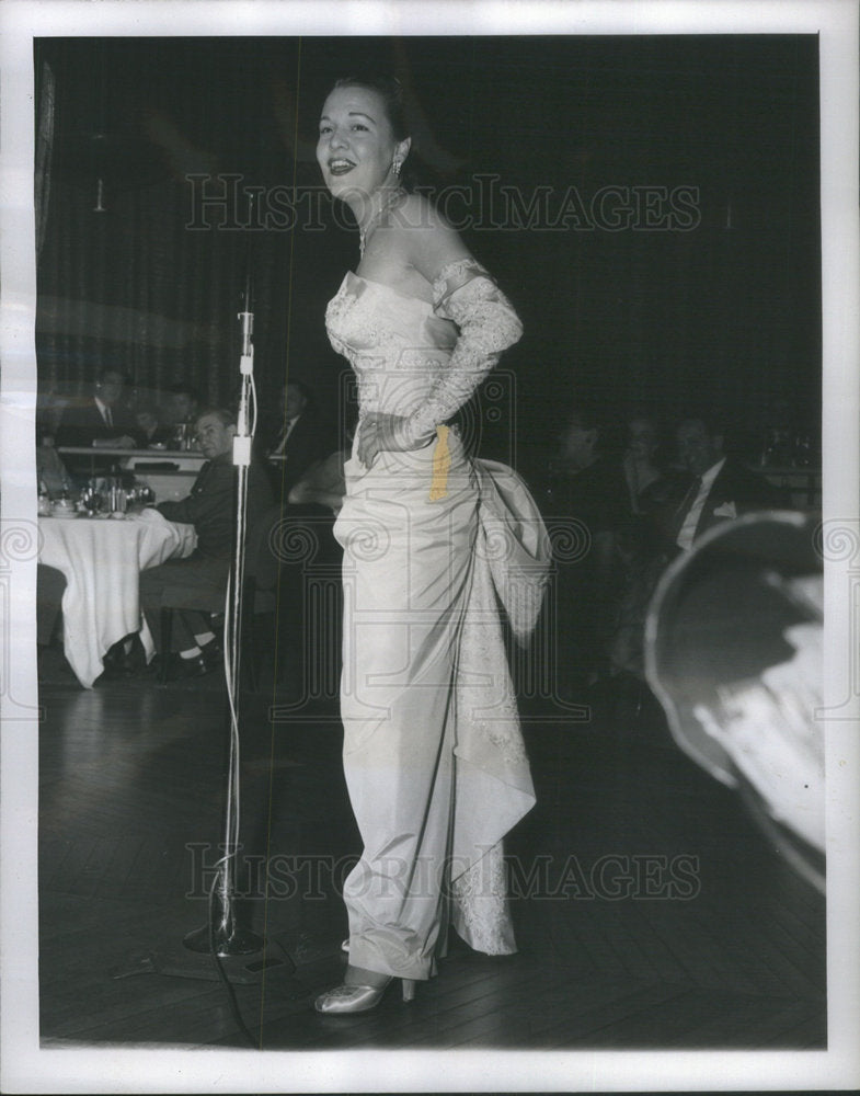 1951 Press Photo Dorothy Shay - Historic Images