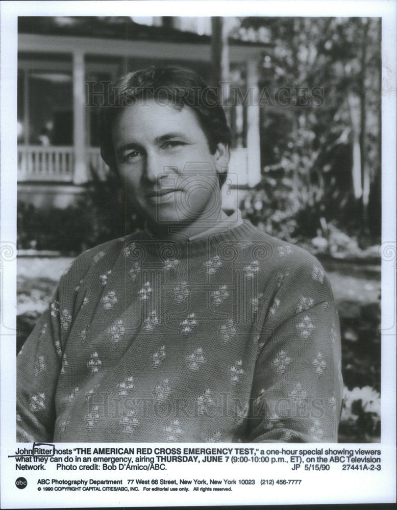 1990 Press Photo TV Host John Ritter Hosts American Red Cross Emergency Test - Historic Images