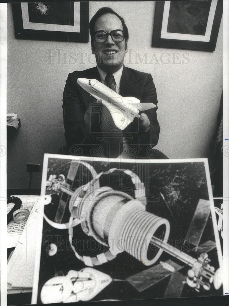 1978 Press Photo Astronomer James Seevers Space Shuttle Ship - Historic Images