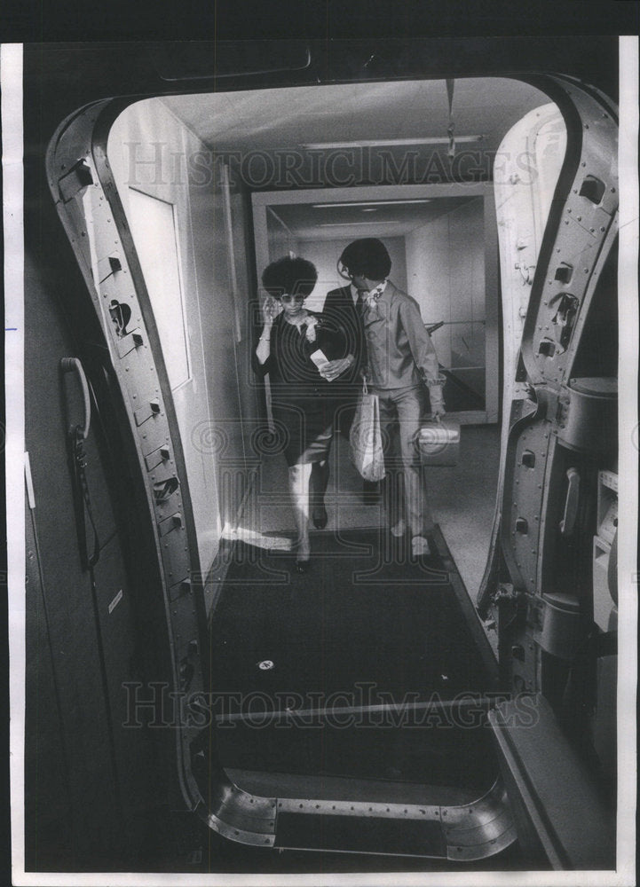 1969 Press Photo Accompanied by her 18 year-old son Milo, Mrs. Eugenia Willette - Historic Images