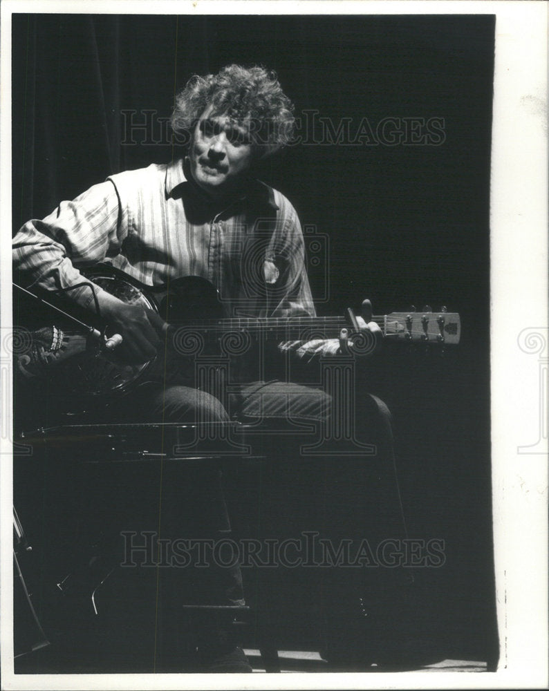 1987 Press Photo lightin wells guitarist - Historic Images