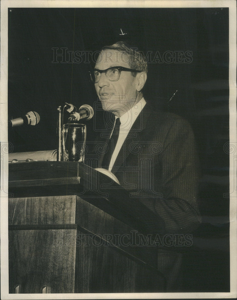 1966 Press Photo Joseph C Wilson Xerox President Meeting Elevated Board Chairman - Historic Images