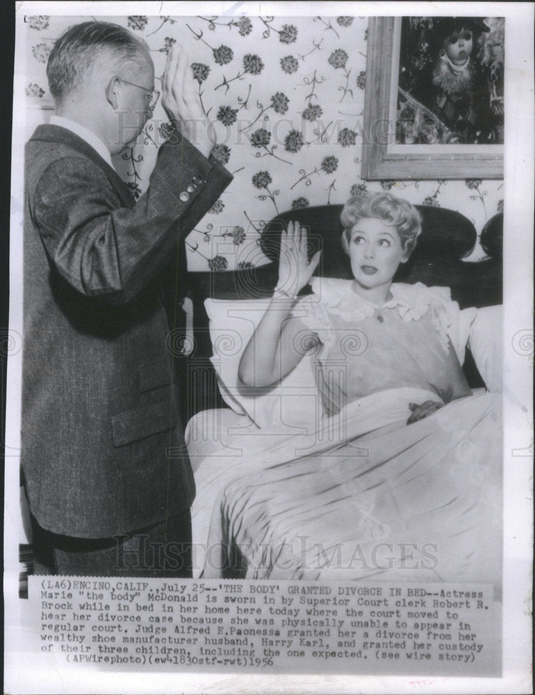 1956 Marie McDonald Singer Actress Sworn In Divorce Hearing Home - Historic Images