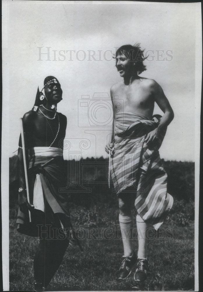 1983 Press Photo Wanderobo Tribesman Hunt Ritual David Smith Author - Historic Images