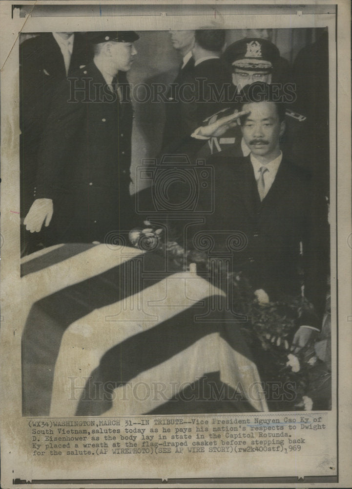 1969 Vice President Nguyen Cao Ky South Vietnam Salute Pay Nation - Historic Images