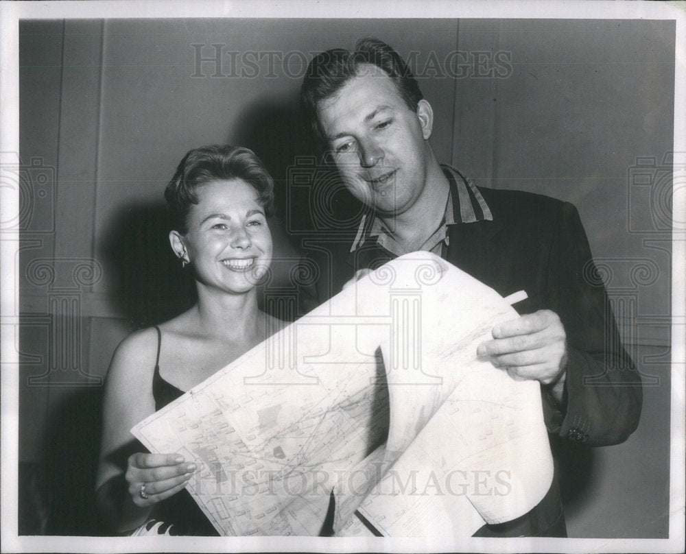 1957 Press Photo Herb Shriner American humorist television host - Historic Images