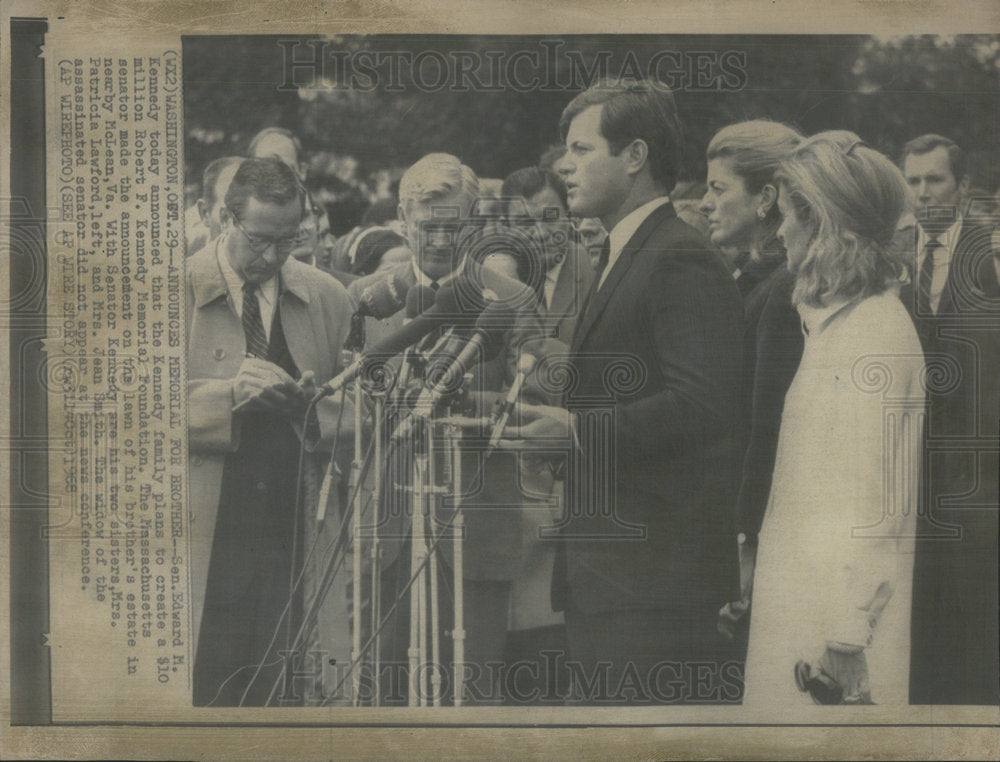 1968 Edward Kennedy Announcing Kennedy Memorial Foundation - Historic Images