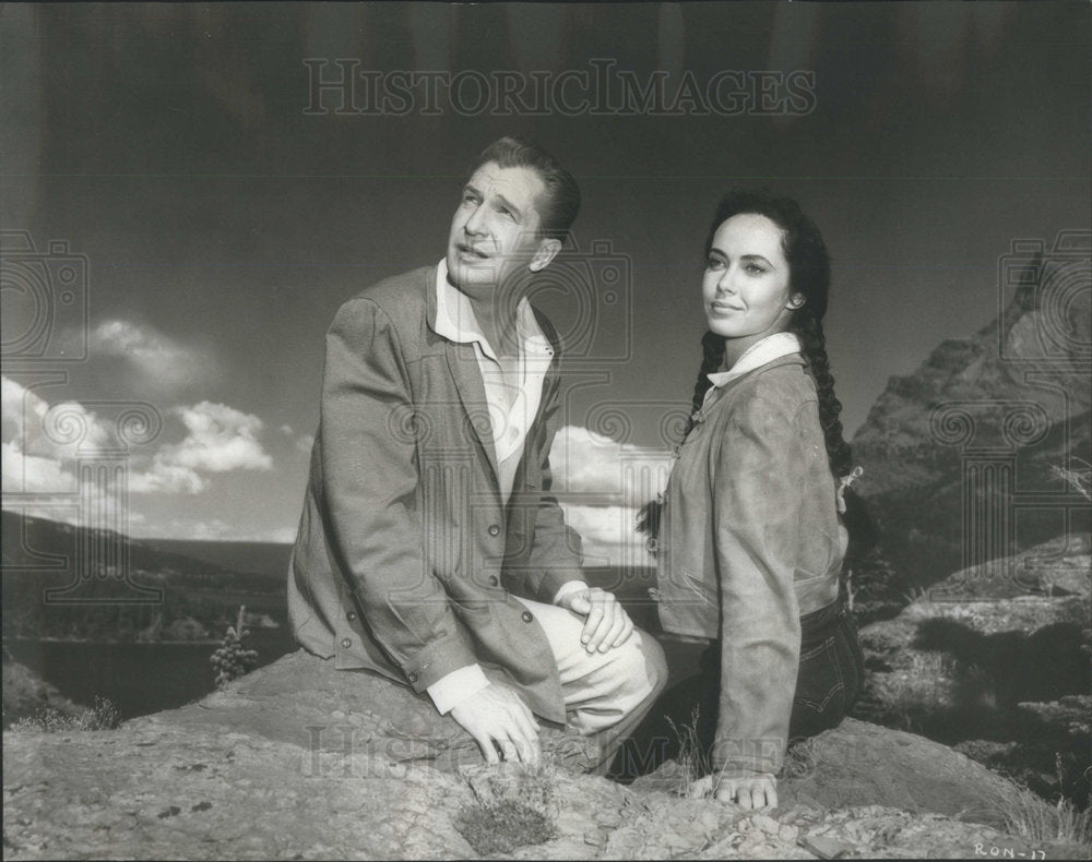 1954 Press Photo Vincent Price Actor Betta St John Actress Dangerous Mission - Historic Images