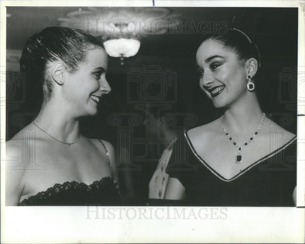 1984 Press Photo Dance Duo Maria Thomas and Christine Dorian - Historic Images